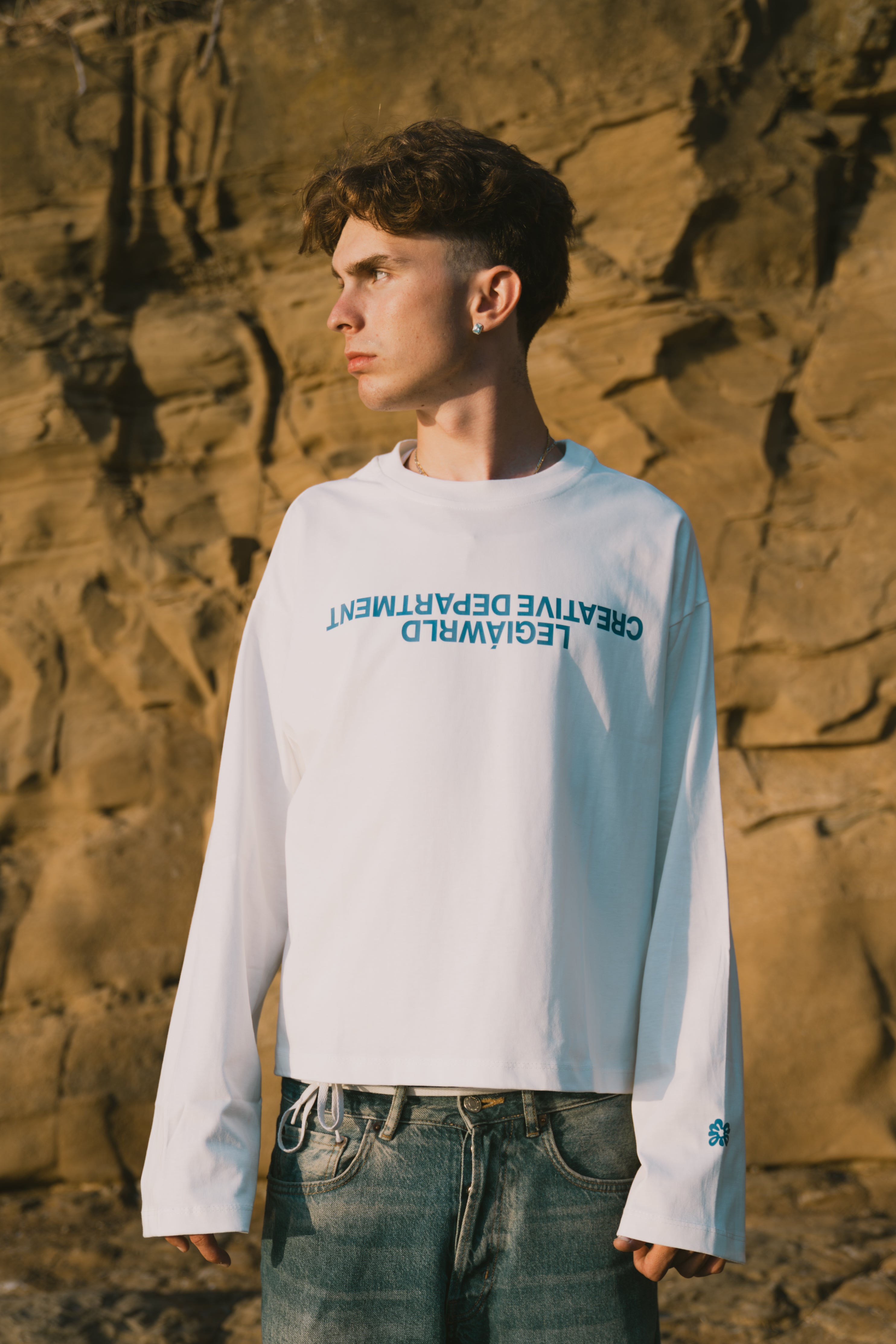 LegiáWrld Longsleeve WH tee
