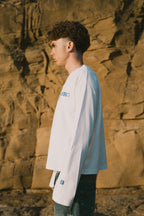 LegiáWrld Longsleeve WH tee