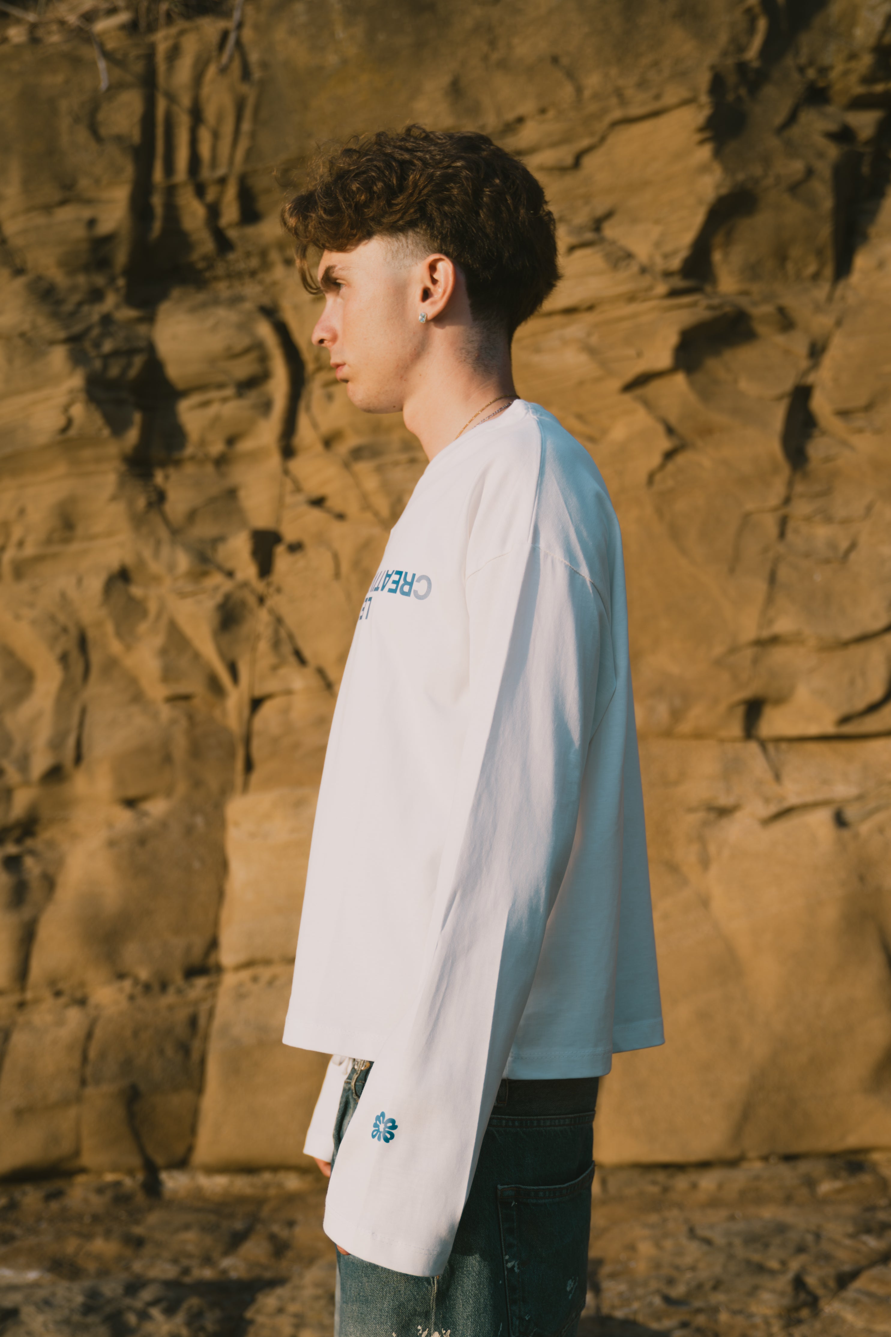 LegiáWrld Longsleeve WH tee
