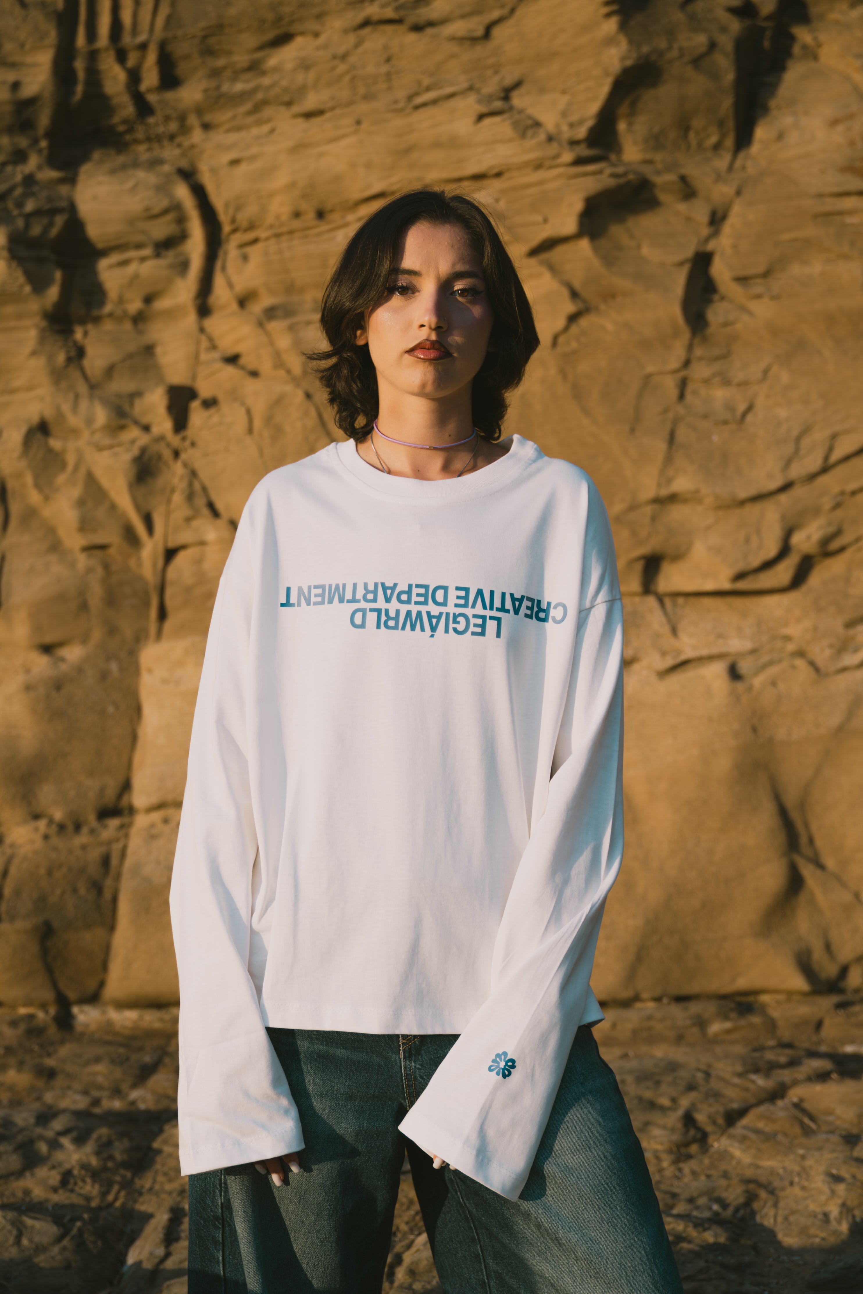 LegiáWrld Longsleeve WH tee