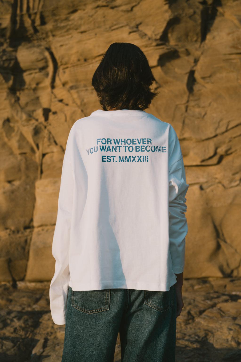 LegiáWrld Longsleeve WH tee