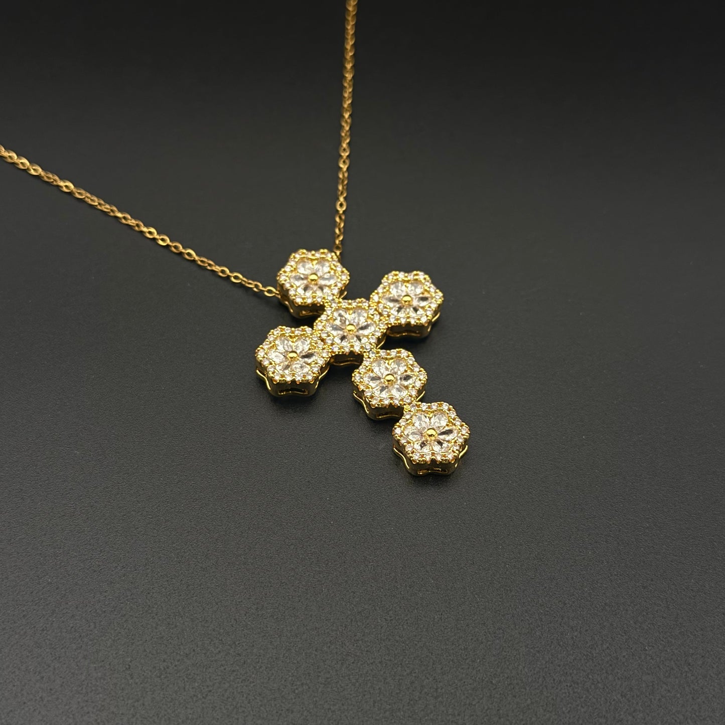 Gold Narciso White Shiny Cross Necklace